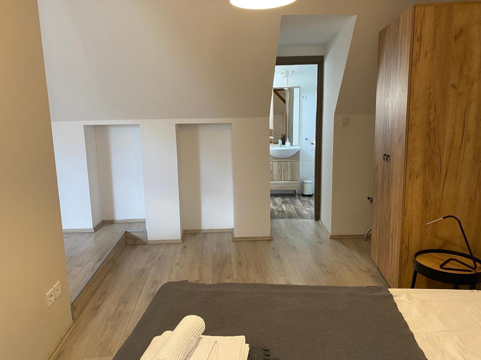 VATUS Apartmanház Vác Exterior foto