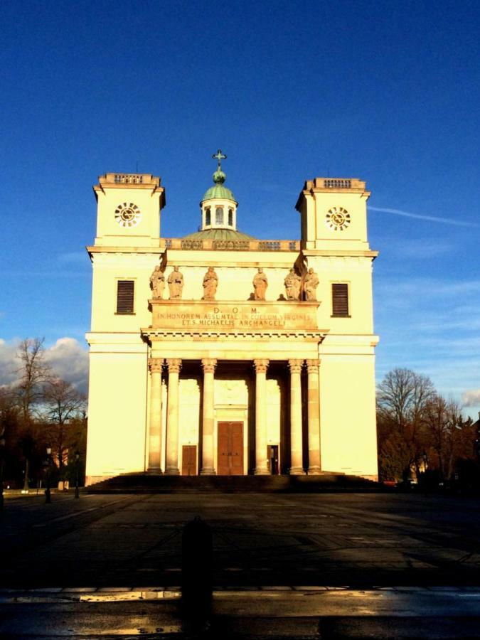 VATUS Apartmanház Vác Exterior foto